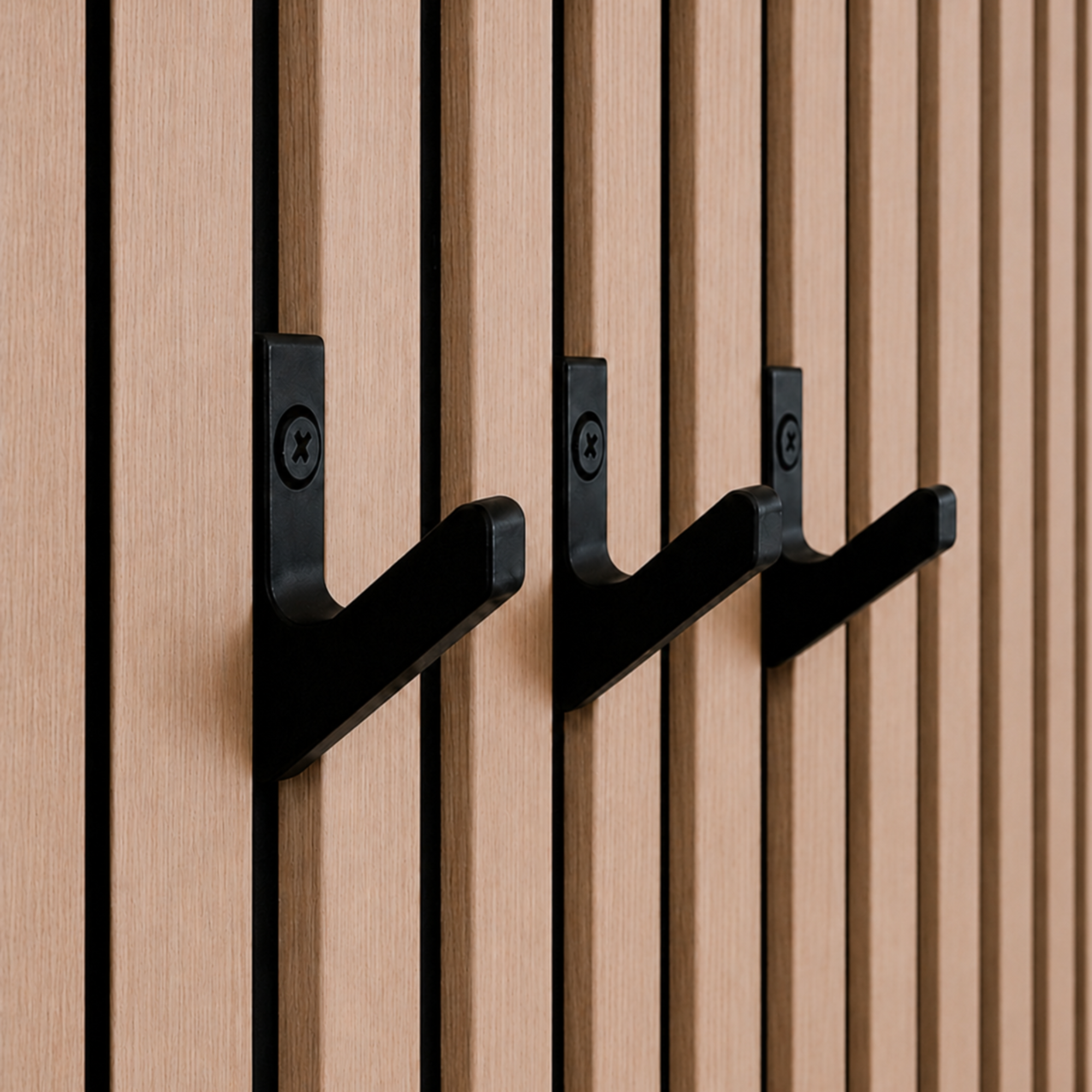 Single Hook - Installation: Screw-in