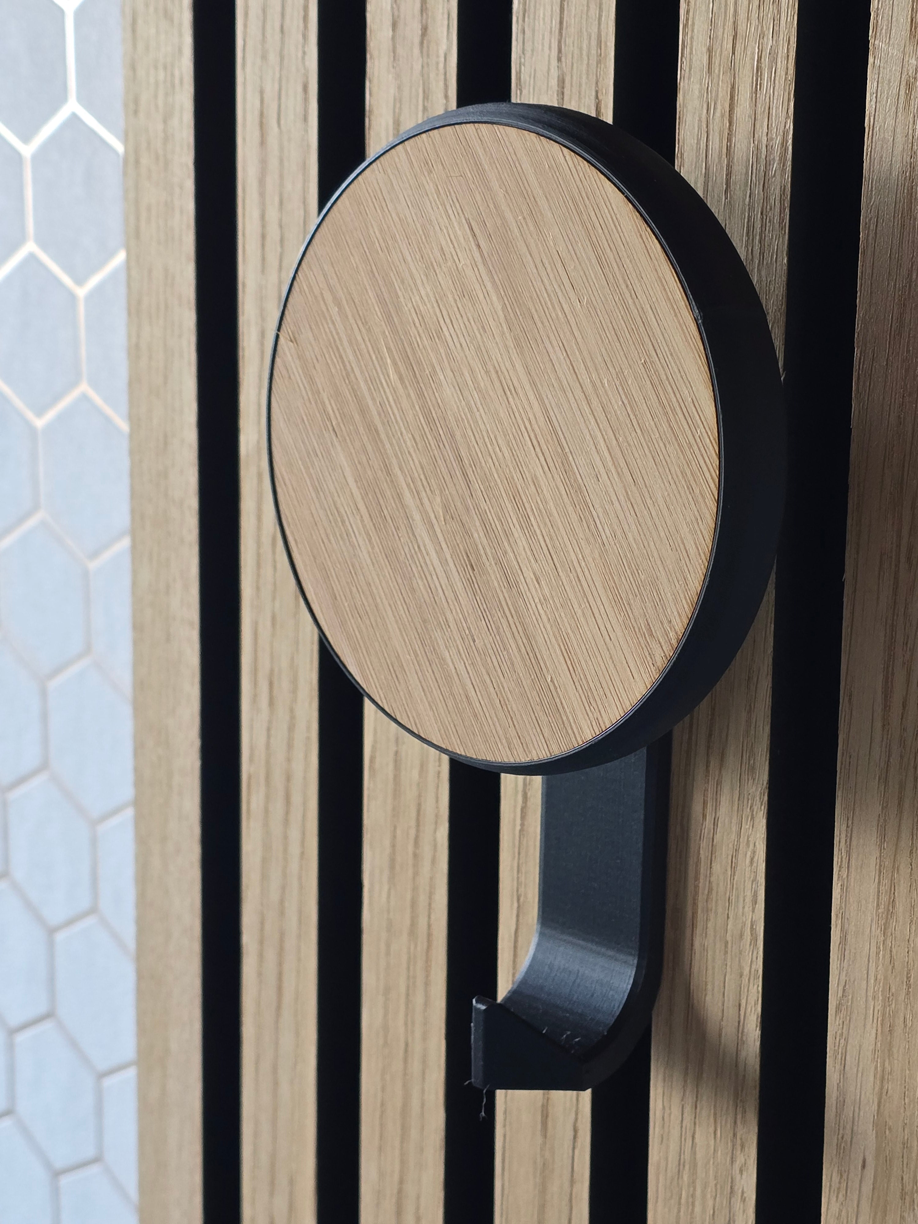 Round Hook/Hanger Oak Wood Veneer for Acoustic Panels - Installation Type: Wall Clip