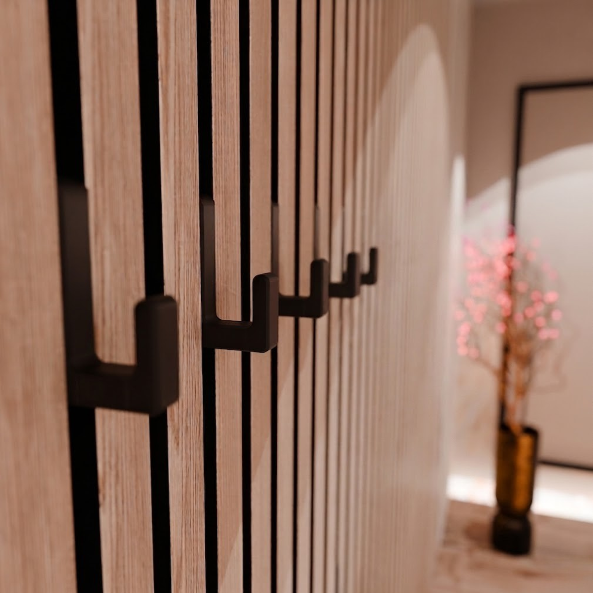 Single Hook Square - Installation: Wall Clip
