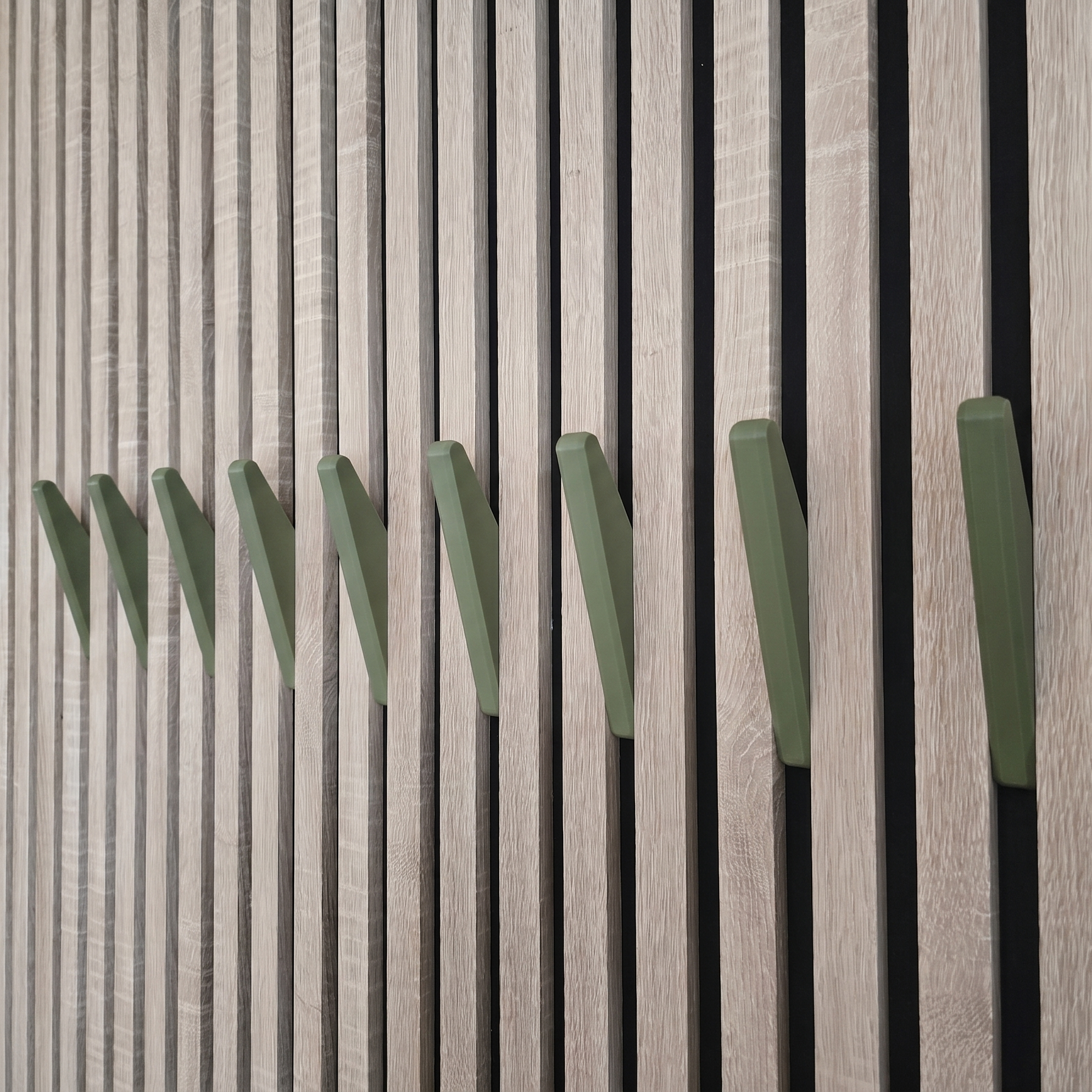 Triangle Hook - Installation: Wall Clip