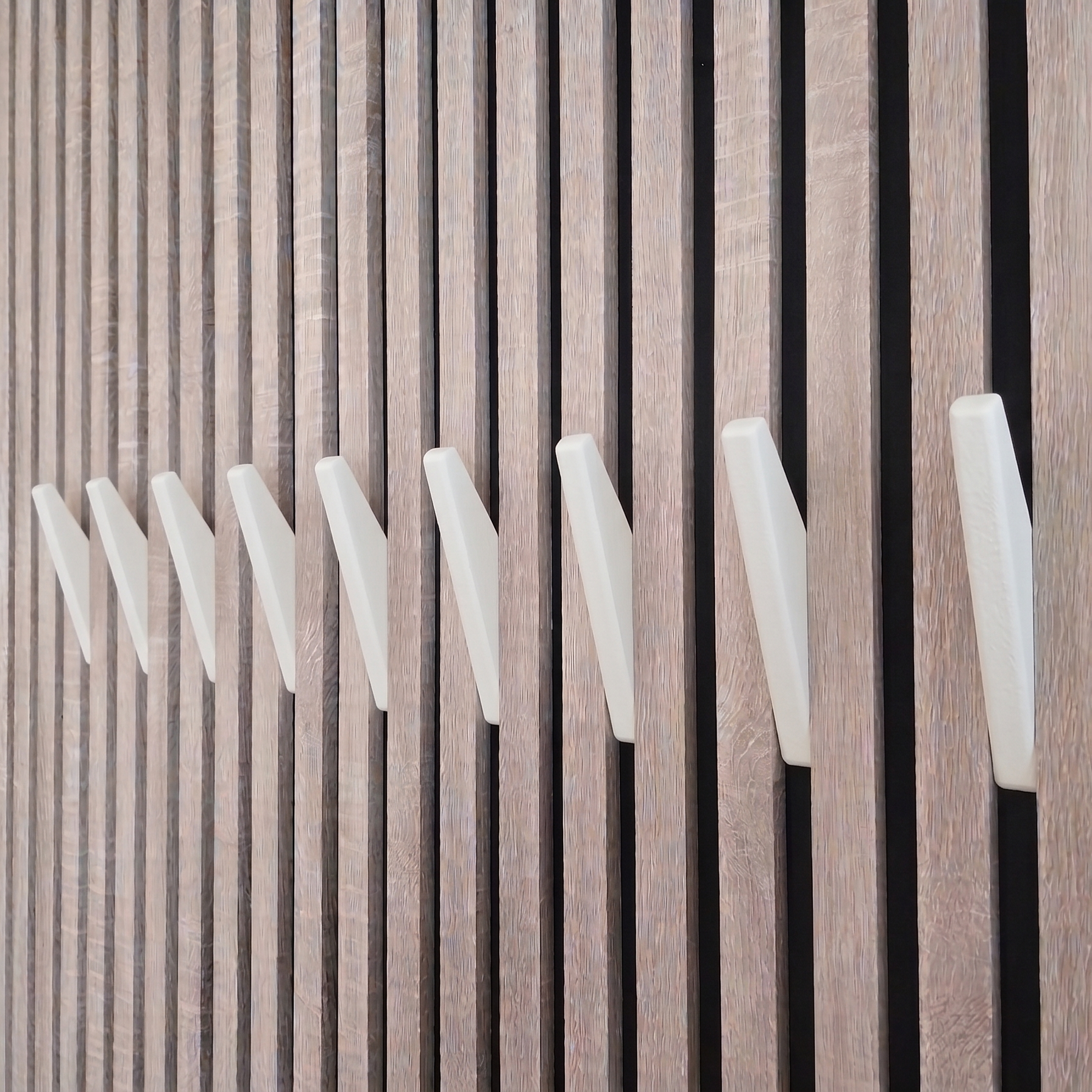 Triangle Hook - Installation: Wall Clip